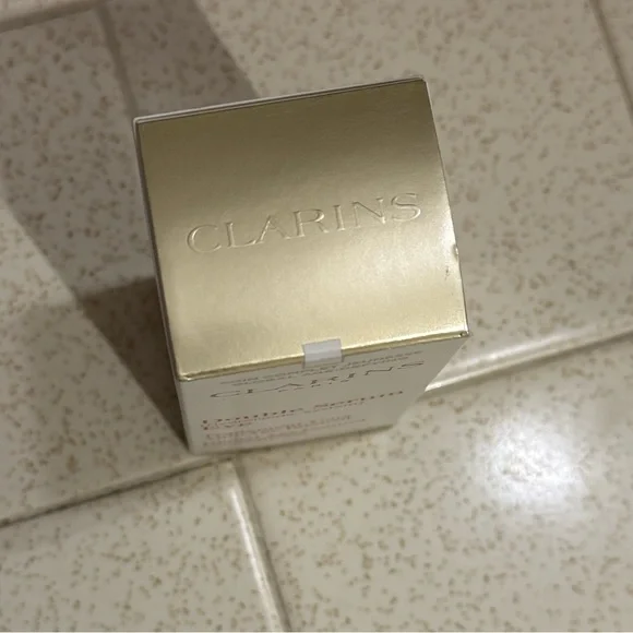 Clarins Eye Double Serum
[Hydrolipidic System]
Eye - Picture 6 of 9